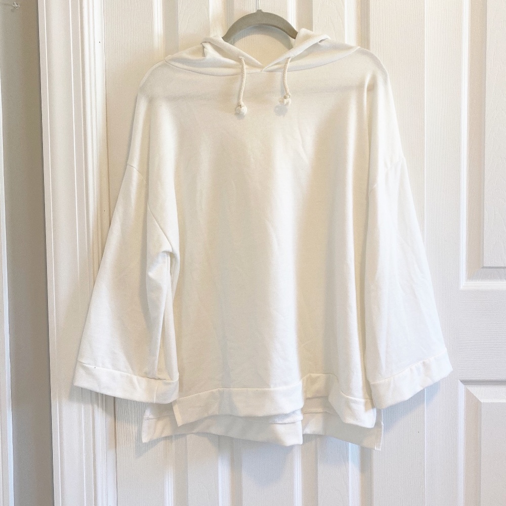 WHITE LOVE IN OVERSIZED HOODIE